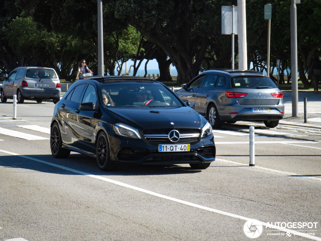 Mercedes-AMG A 45 W176 2015