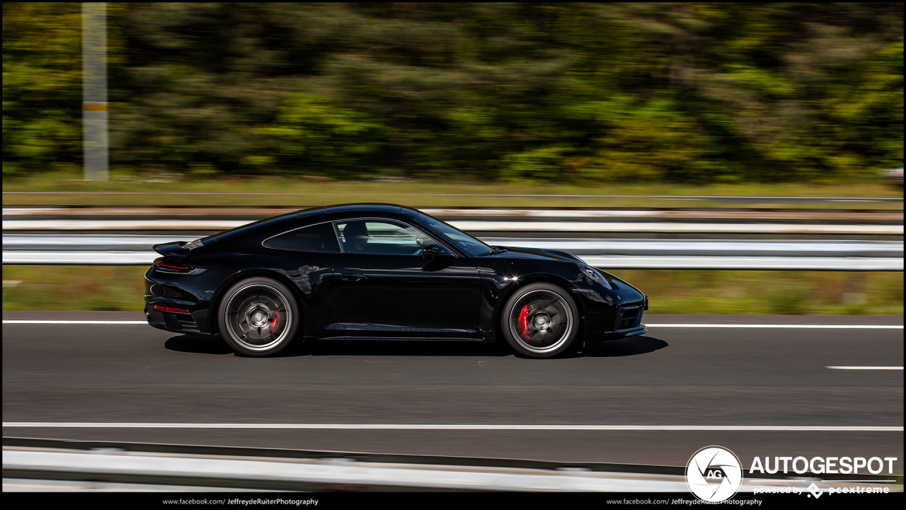 Porsche 992 Carrera 4S