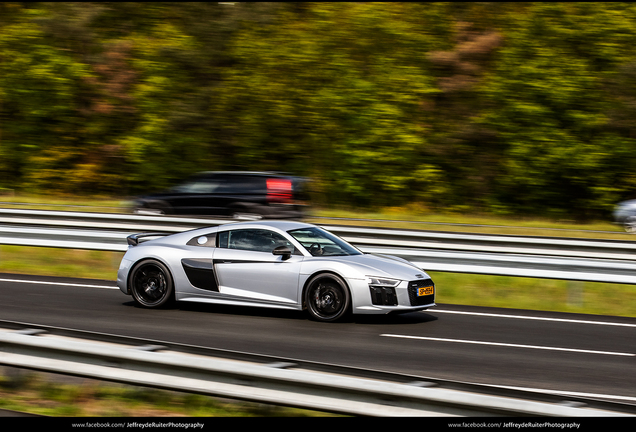 Audi R8 V10 Plus 2015