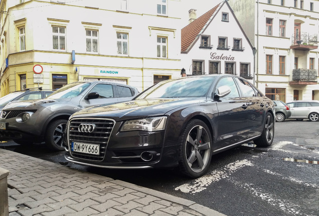 Audi S8 D4