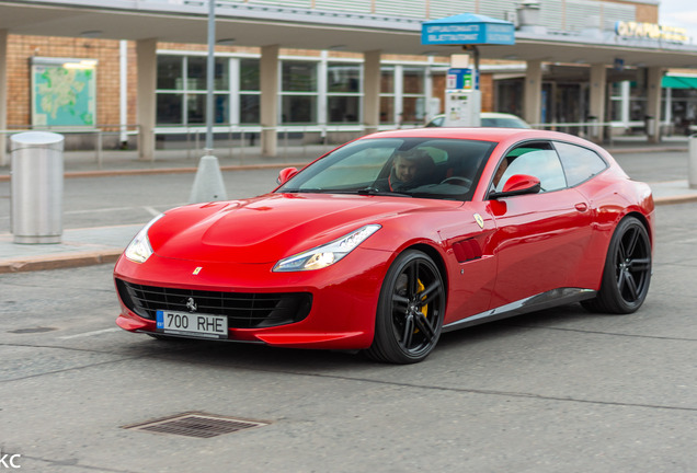 Ferrari GTC4Lusso