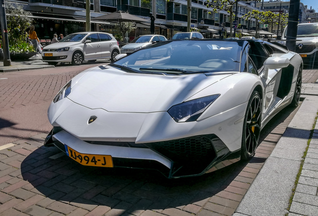 Lamborghini Aventador LP700-4 Roadster