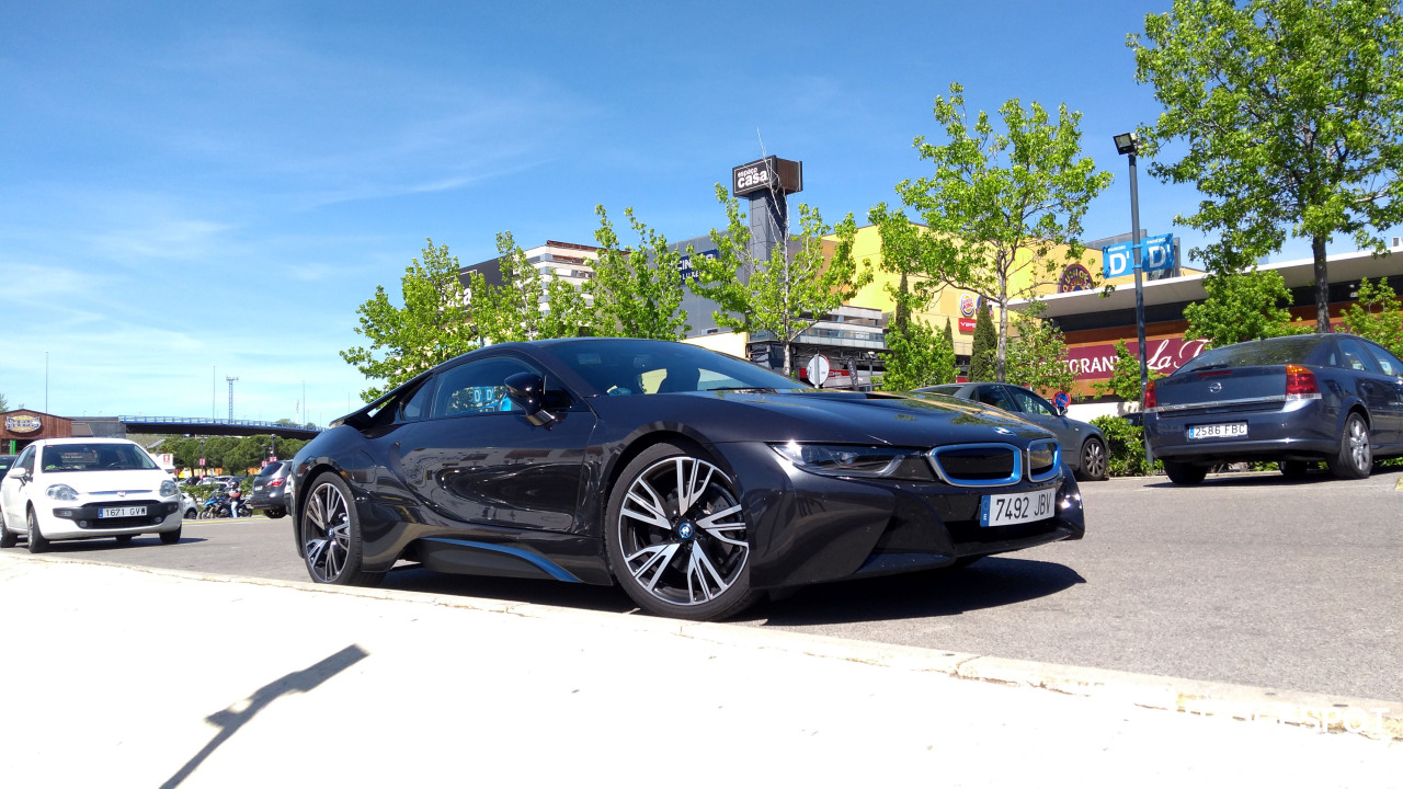 BMW i8