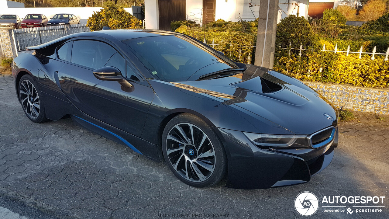 BMW i8