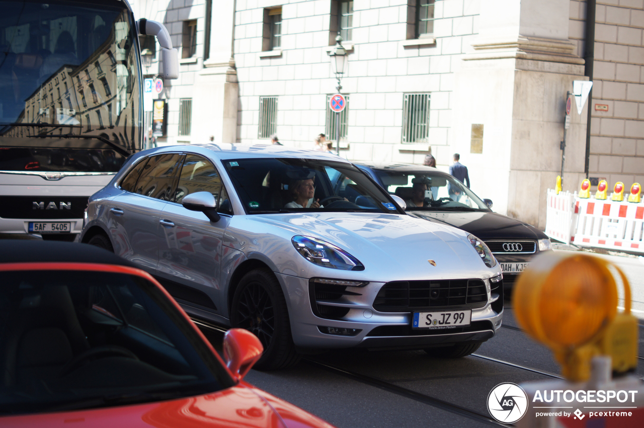 Porsche 95B Macan GTS