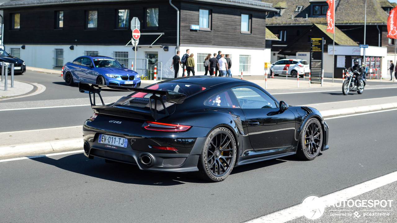 Porsche 991 GT2 RS Weissach Package