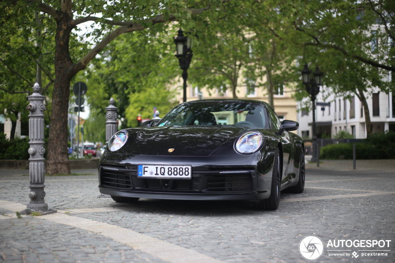 Porsche 992 Carrera 4S