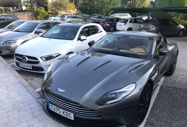 Aston Martin DB11