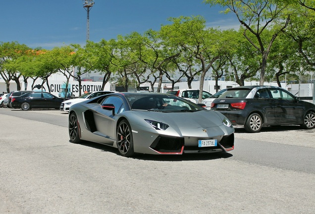 Lamborghini Aventador LP700-4 Pirelli Edition