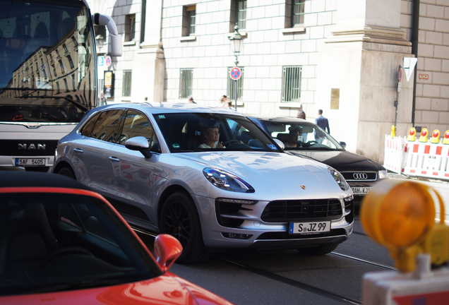 Porsche 95B Macan GTS