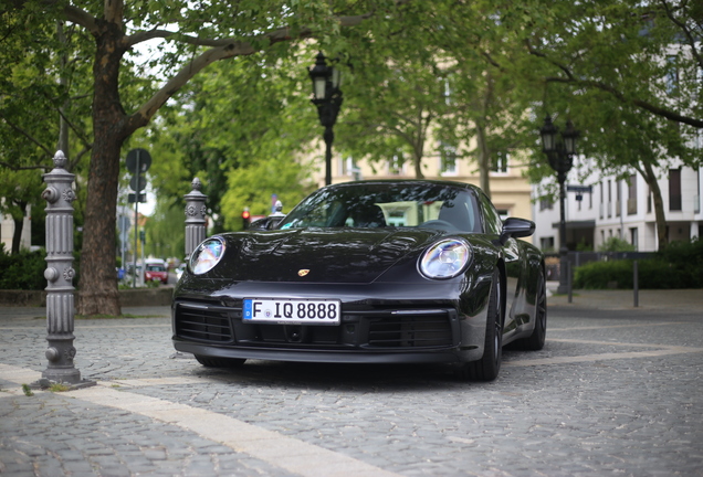 Porsche 992 Carrera 4S