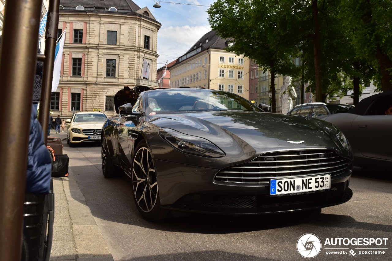 Aston Martin DB11 V8 Volante