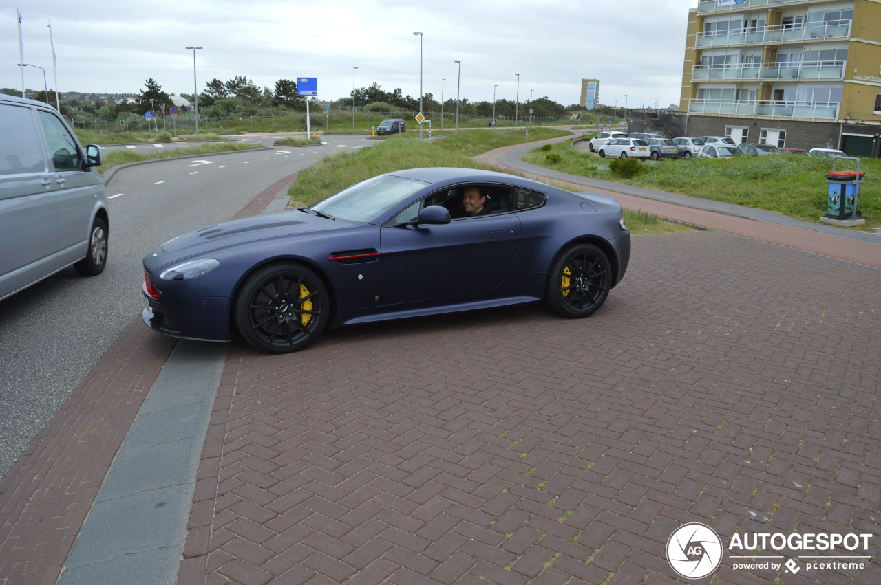 Aston Martin V12 Vantage S Red Bull Racing Edition