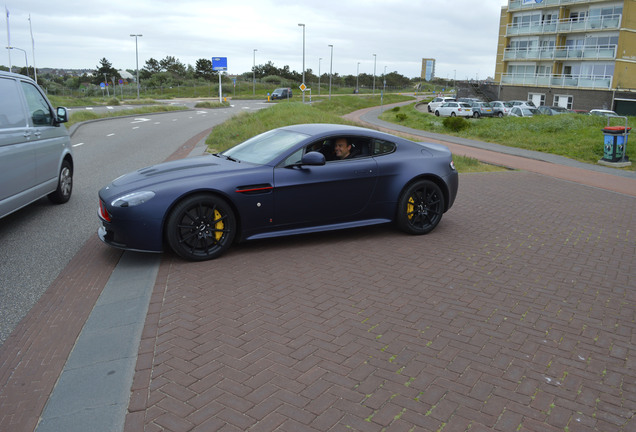 Aston Martin V12 Vantage S Red Bull Racing Edition