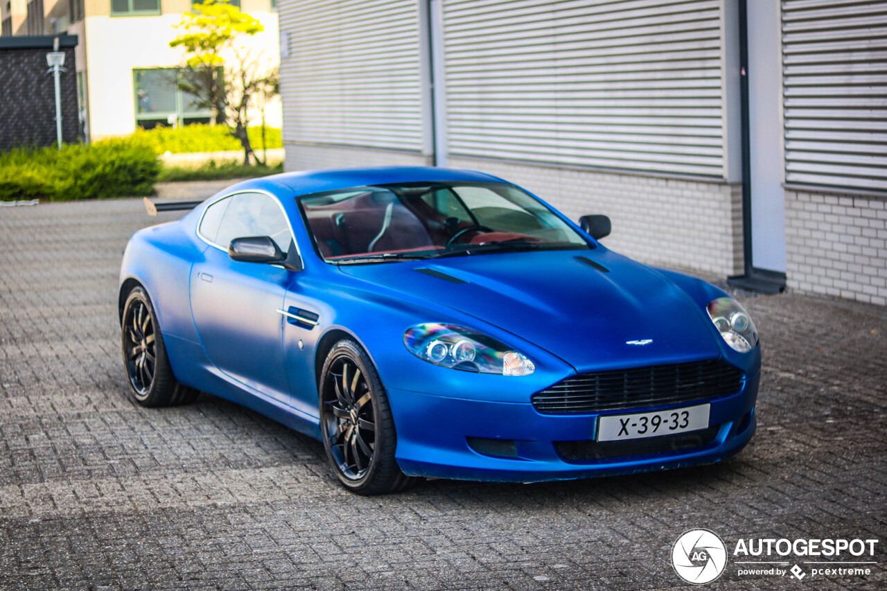 Aston Martin DB9