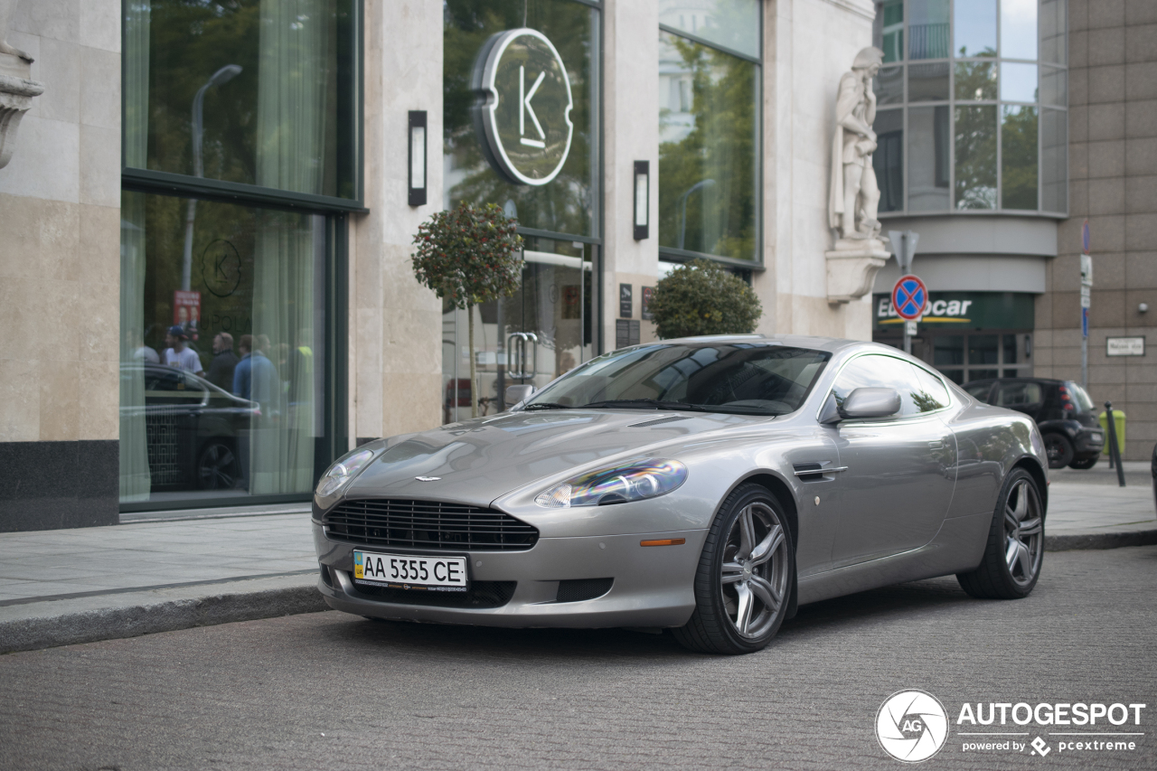 Aston Martin DB9