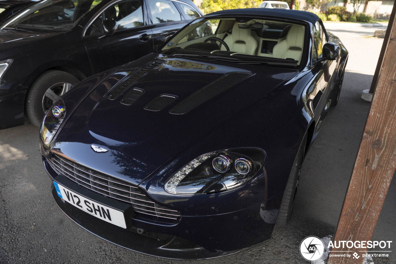 Aston Martin V12 Vantage Roadster