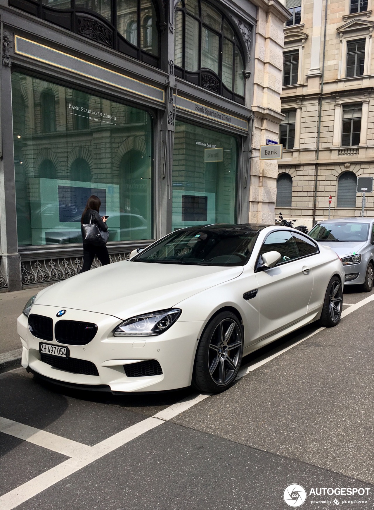 【美品】BMW M6 F13 ホワイト 1/18 モデルカー Diecast model cars Bmw M6 F13 1/18 Paragon F13 white/carbon