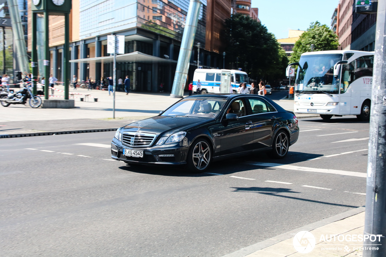 Mercedes-Benz E 63 AMG W212 V8 Biturbo