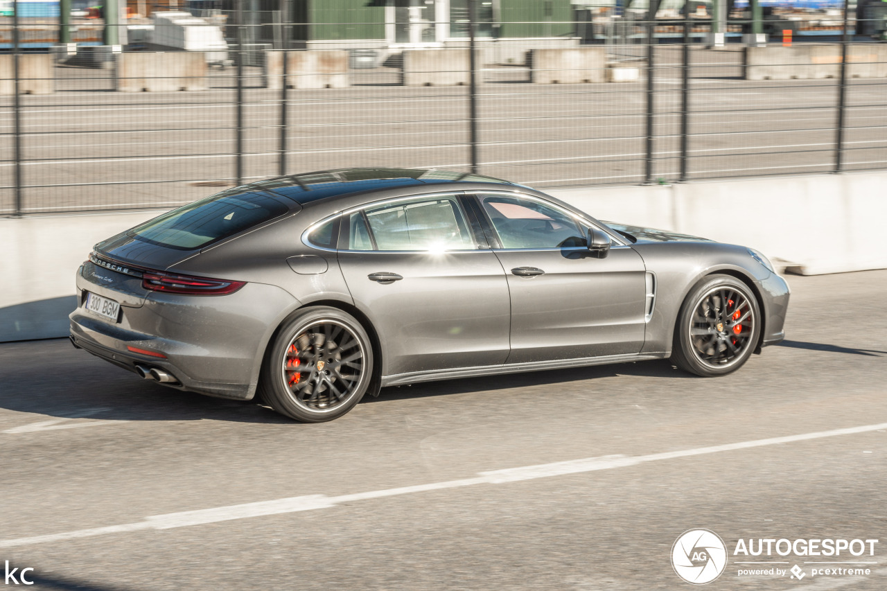 Porsche 971 Panamera Turbo Executive