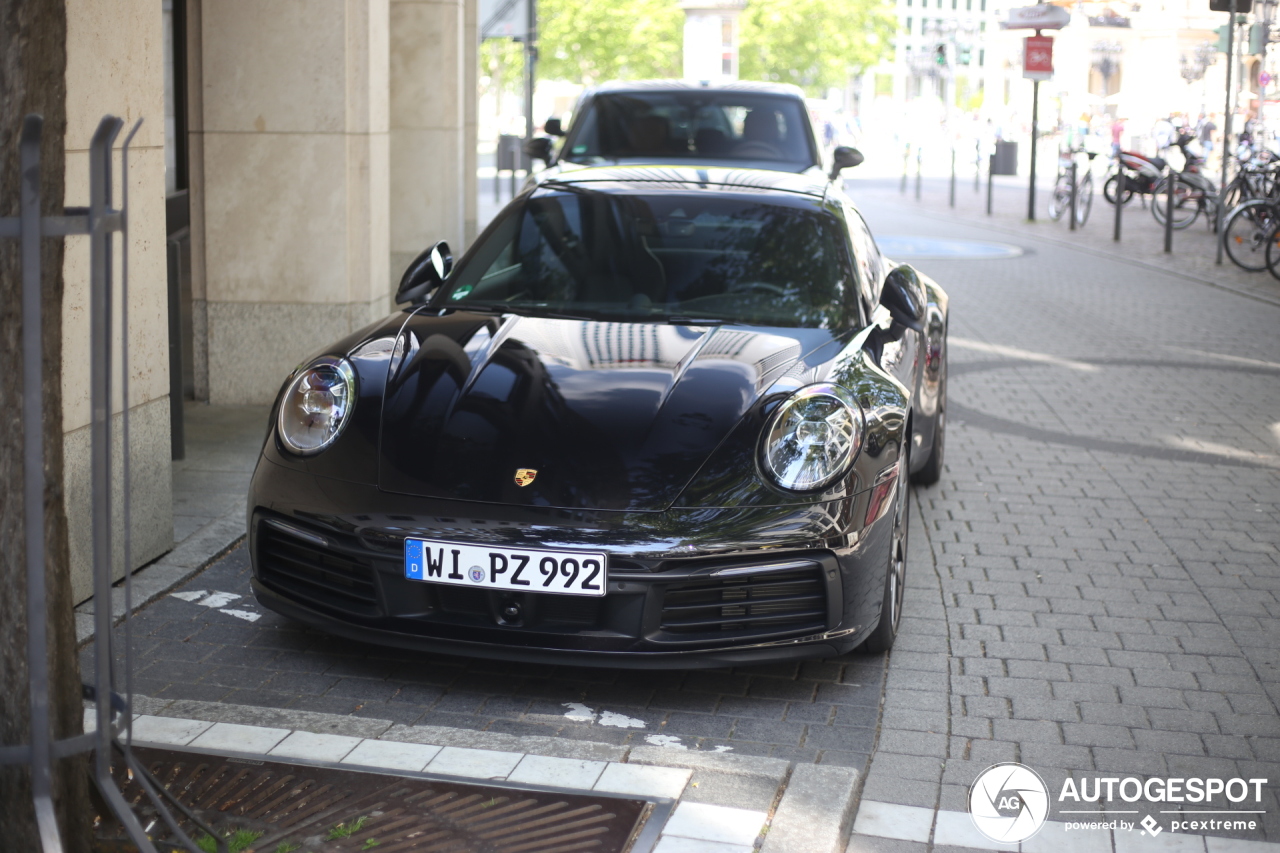 Porsche 992 Carrera 4S