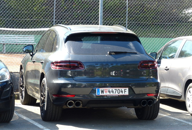 Porsche 95B Macan GTS