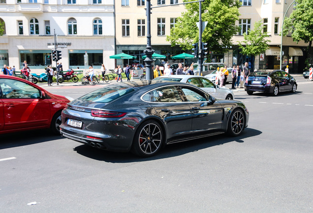 Porsche 971 Panamera Turbo