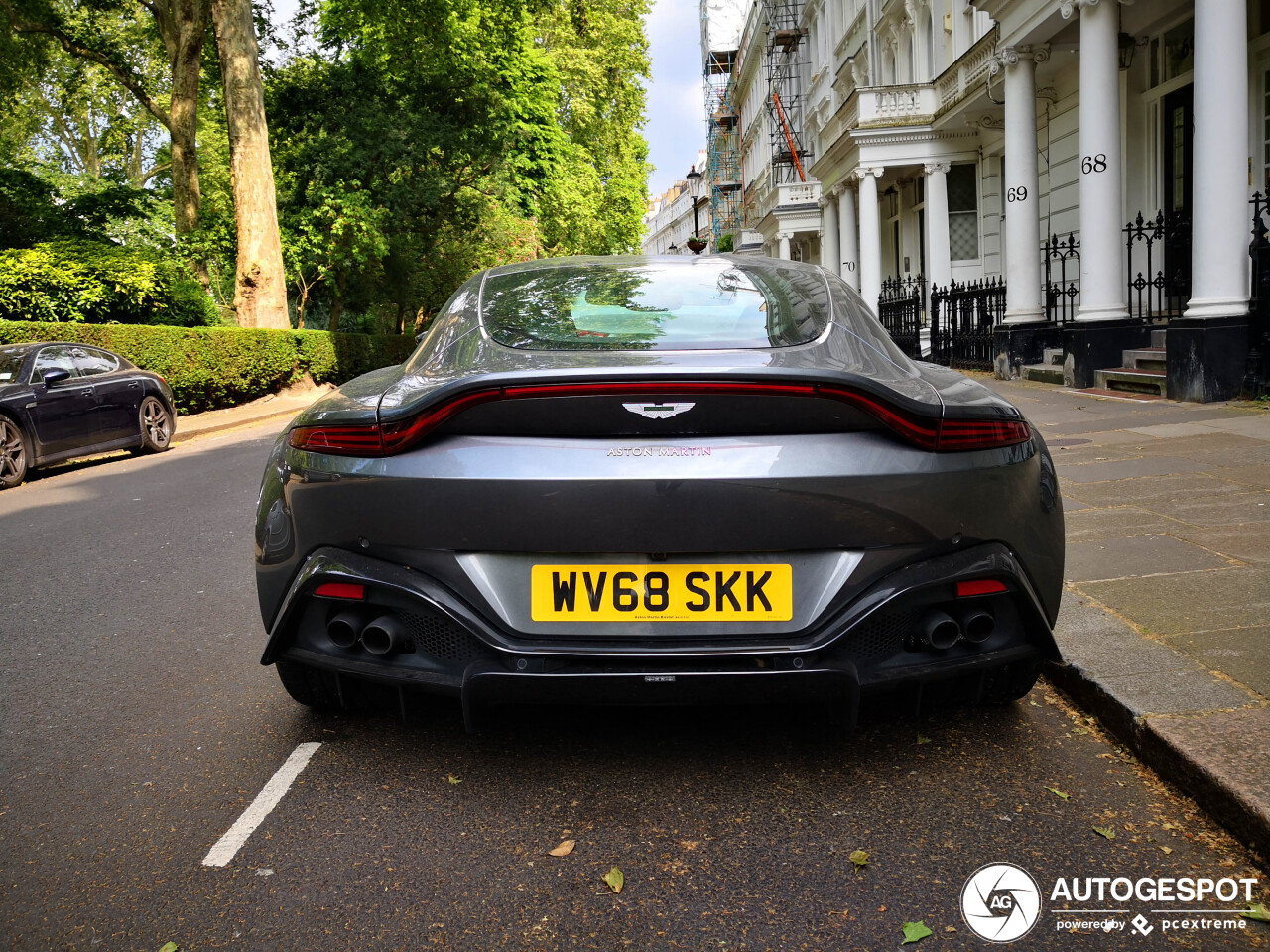 Aston Martin V8 Vantage 2018