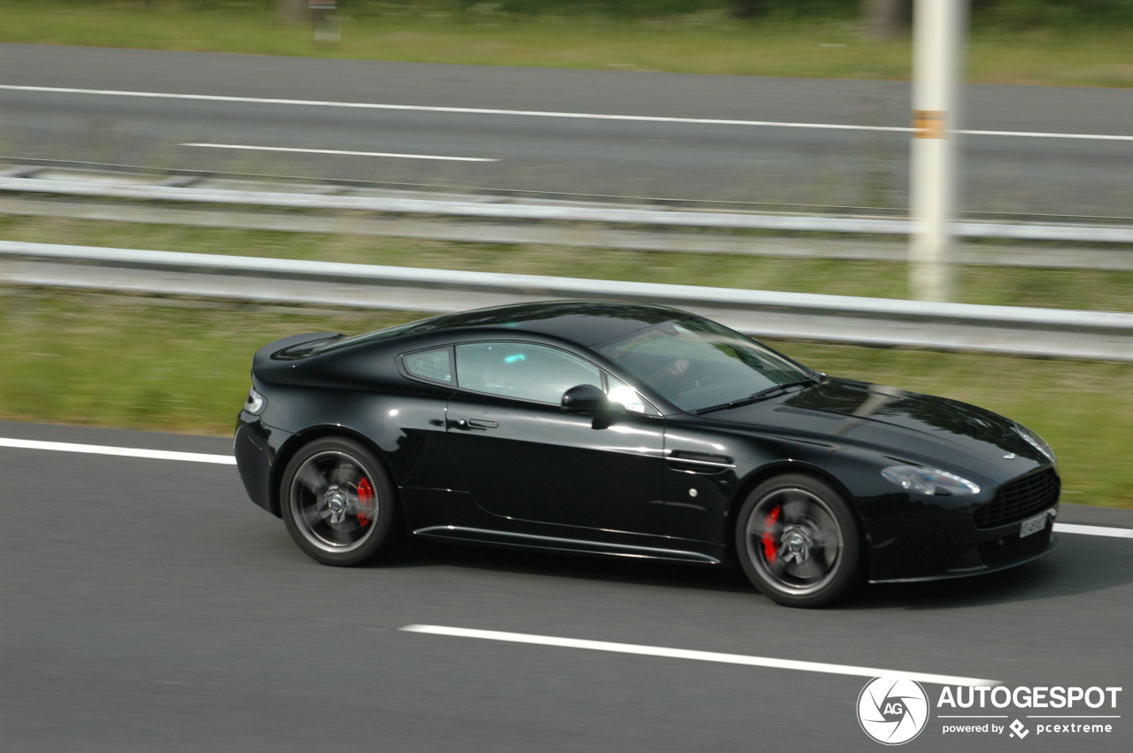 Aston Martin V8 Vantage S