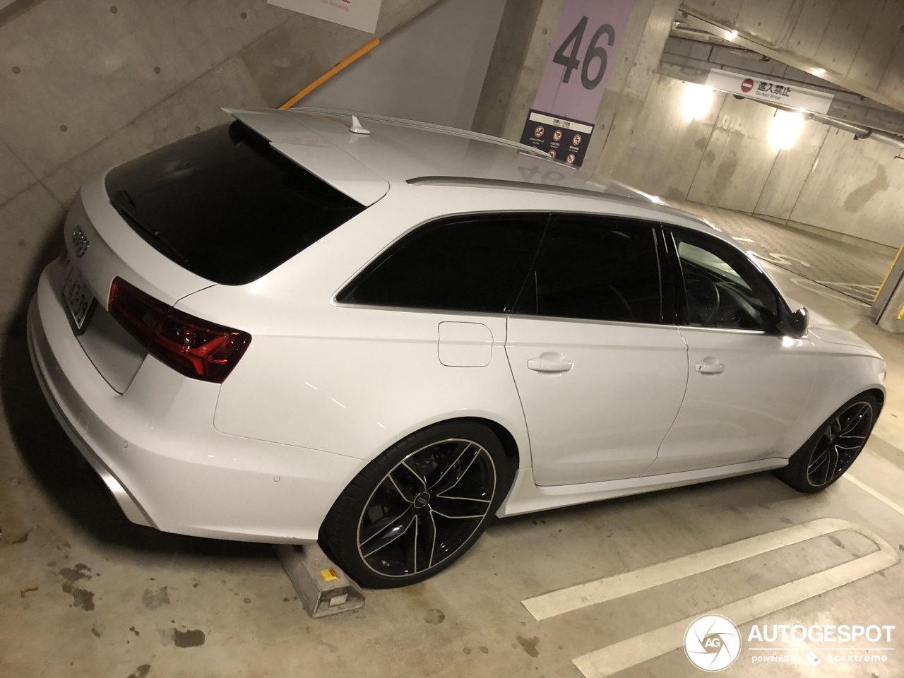 Audi RS6 Avant C7 2015