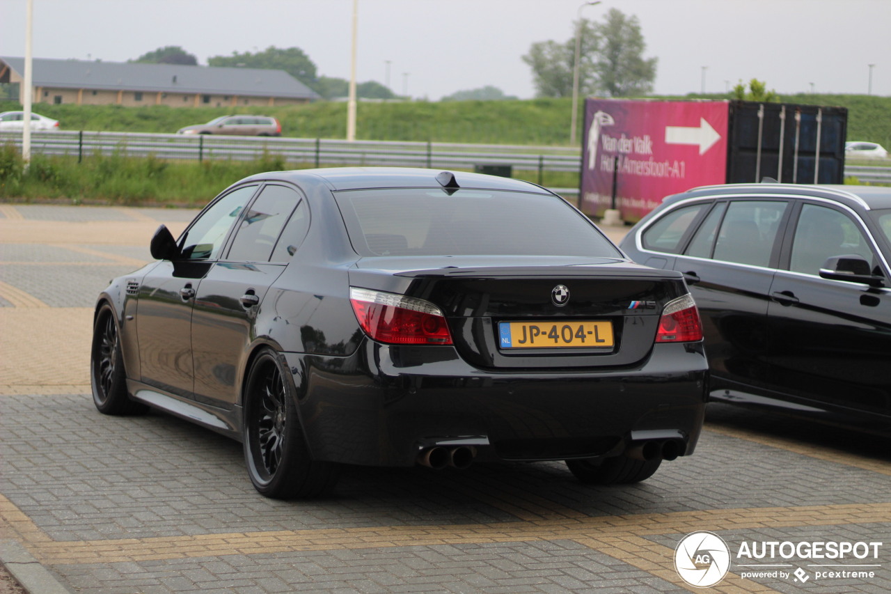 BMW M5 E60 2005