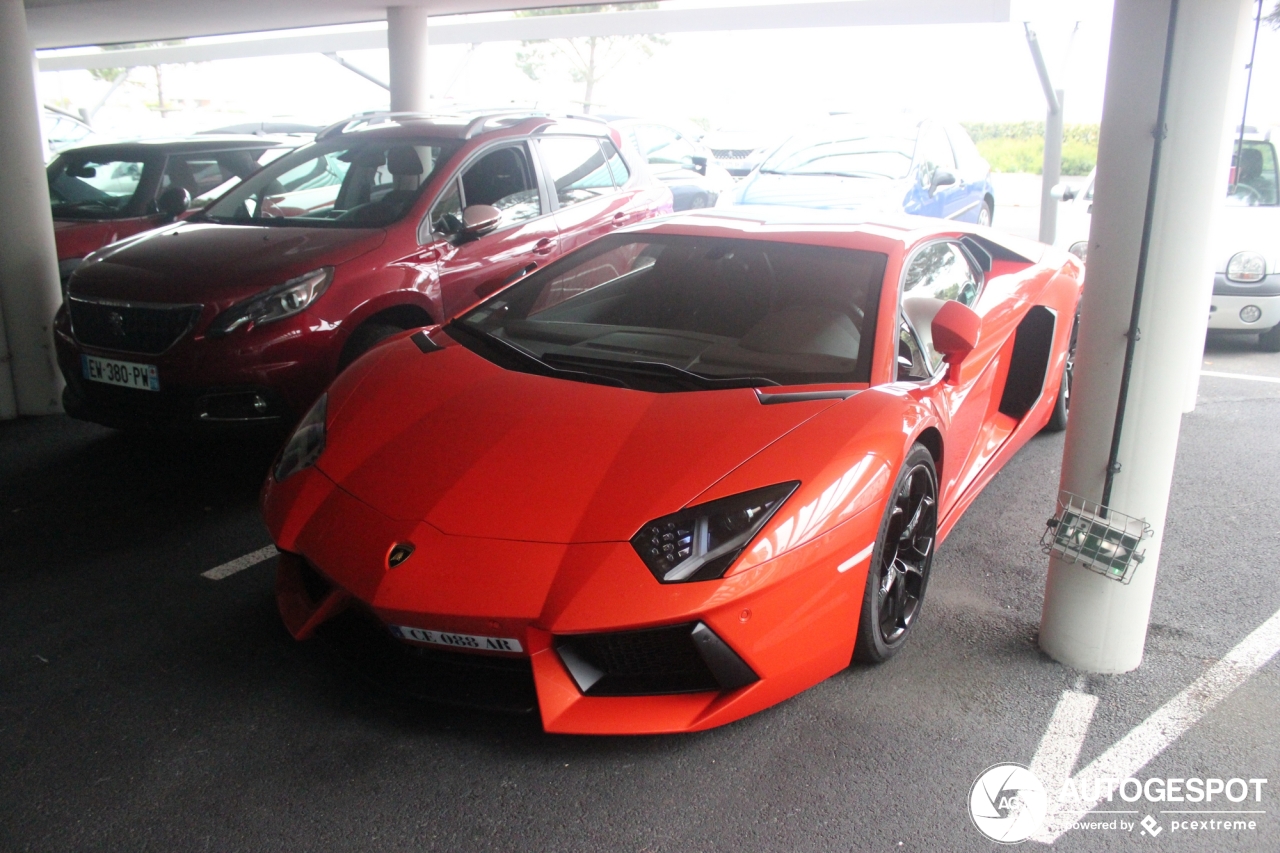 Lamborghini Aventador LP700-4