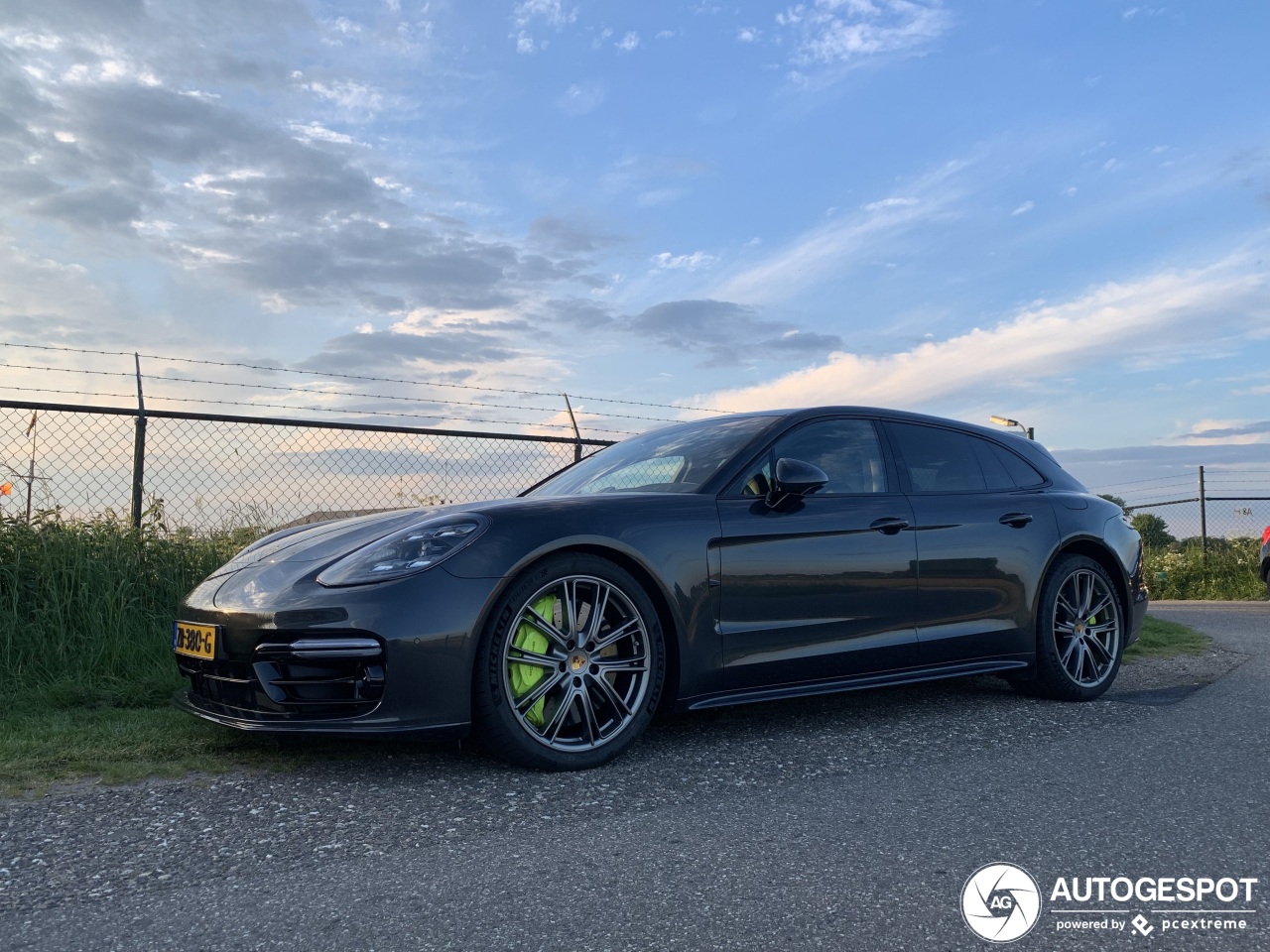 Porsche 971 Panamera Turbo S E-Hybrid Sport Turismo