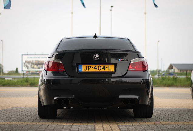 BMW M5 E60 2005