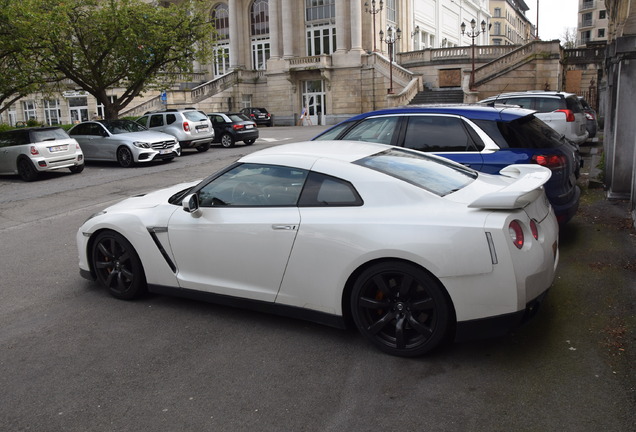 Nissan GT-R