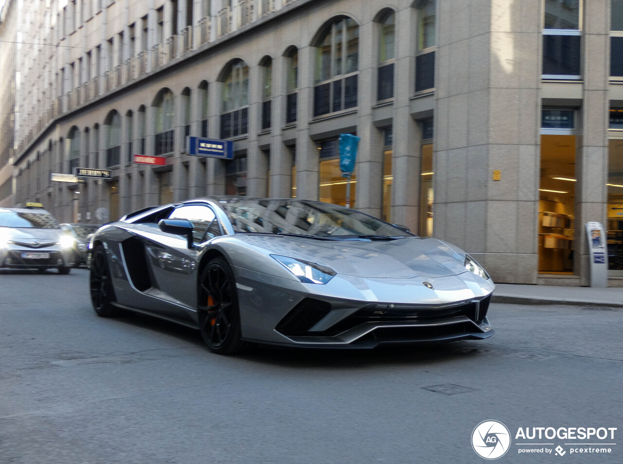 Lamborghini Aventador S LP740-4 Roadster