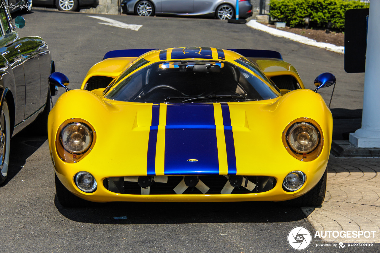 Lola T70