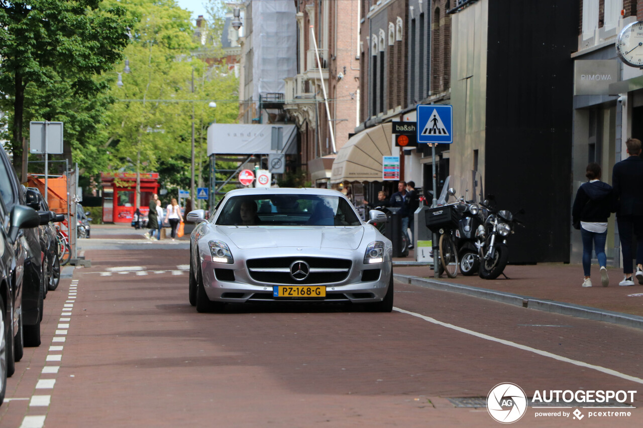 Mercedes-Benz SLS AMG