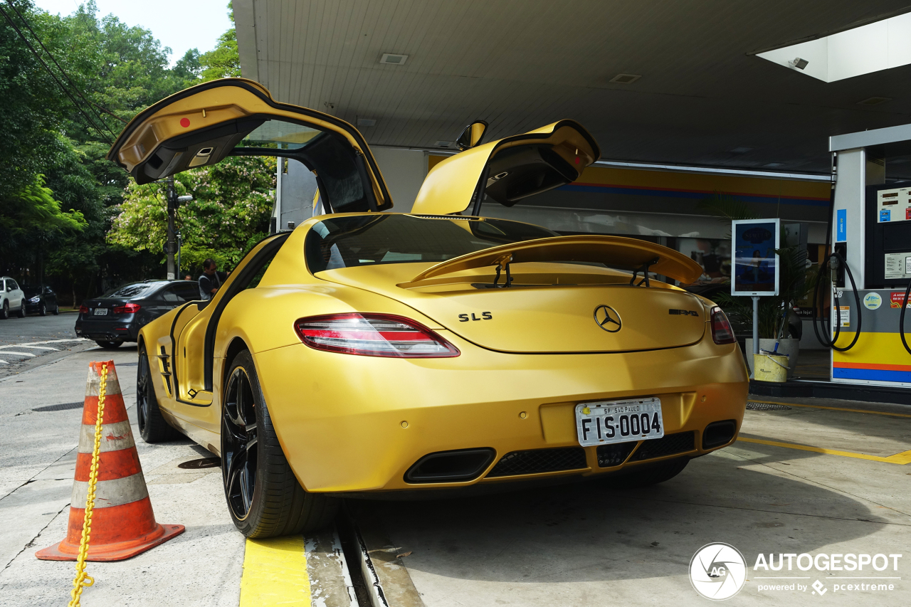 Mercedes-Benz SLS AMG Desert Gold