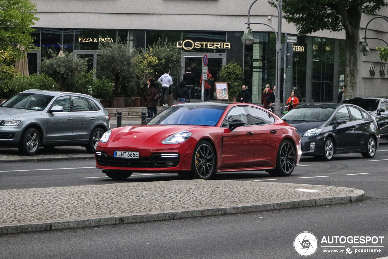 Porsche 971 Panamera Turbo S E-Hybrid