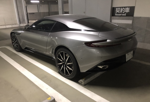 Aston Martin DB11