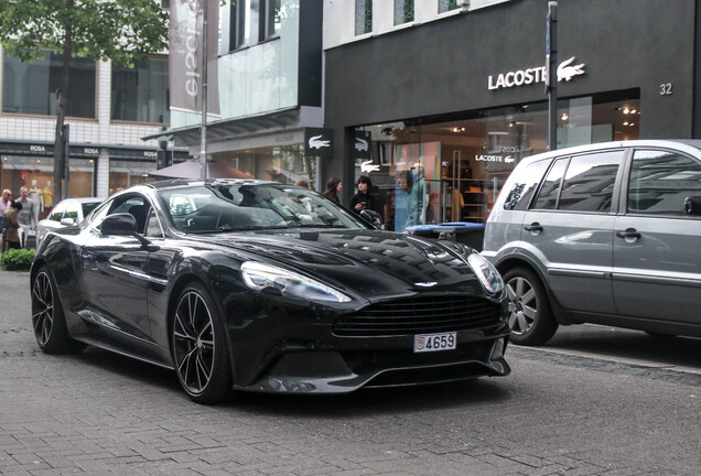 Aston Martin Vanquish 2013