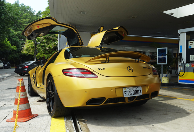 Mercedes-Benz SLS AMG Desert Gold