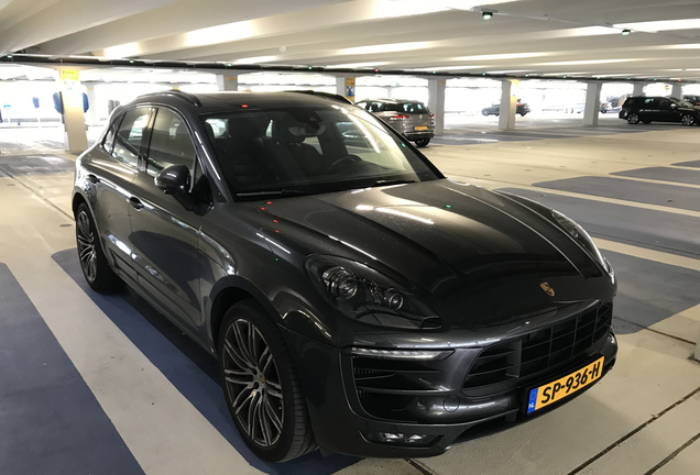 Porsche 95B Macan GTS