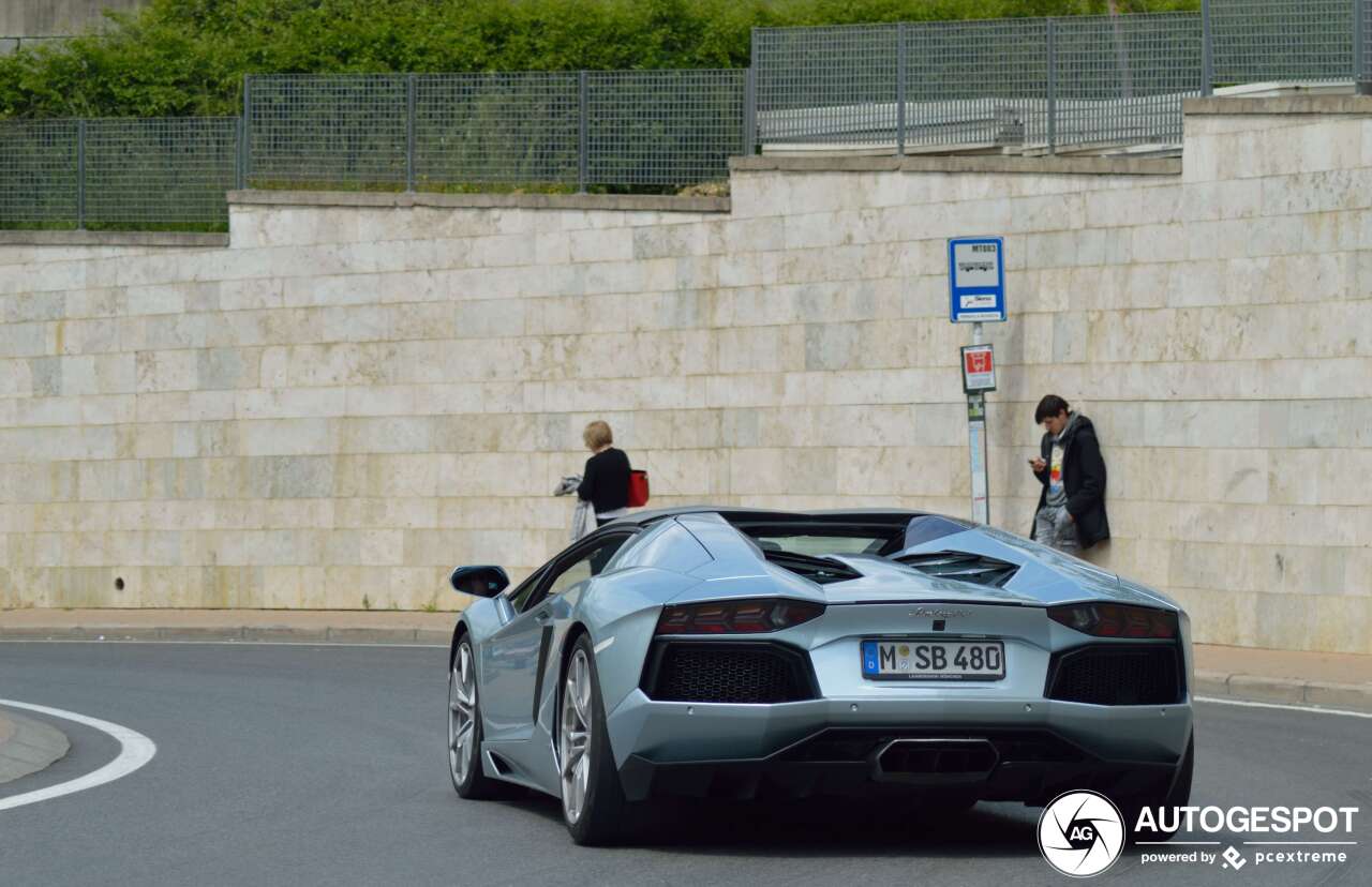 Lamborghini Aventador LP700-4 Roadster