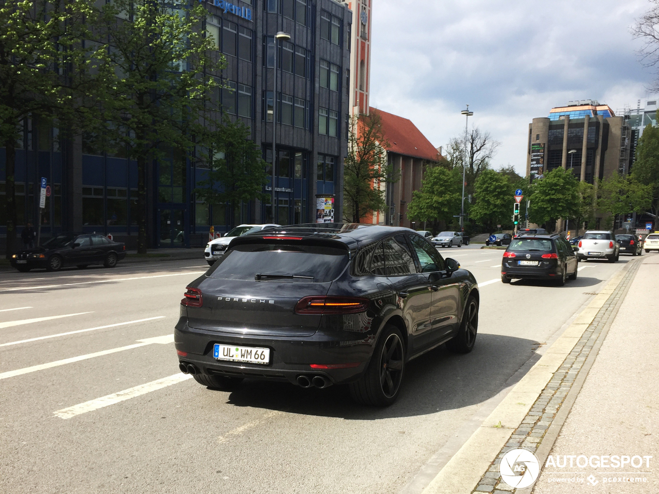 Porsche 95B Macan Turbo