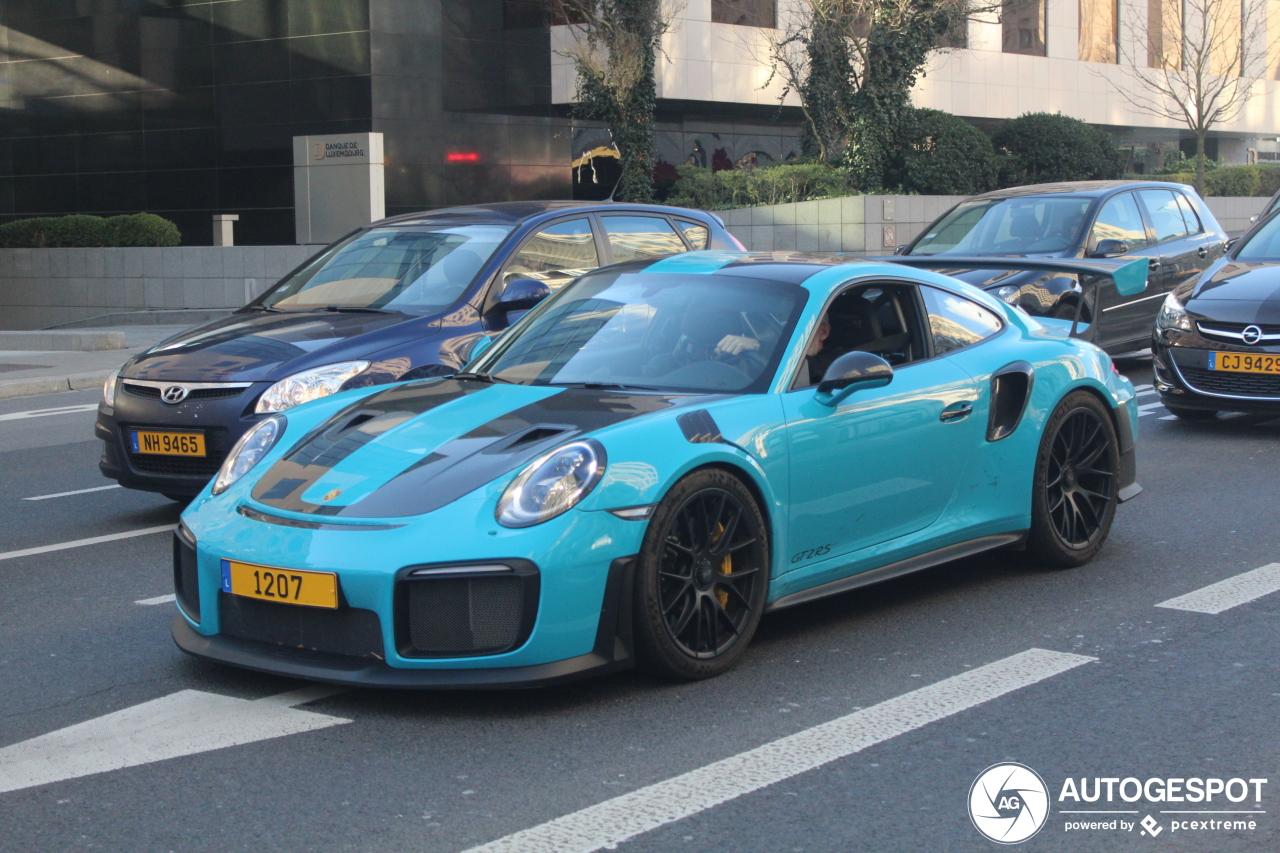 Porsche 991 GT2 RS Weissach Package