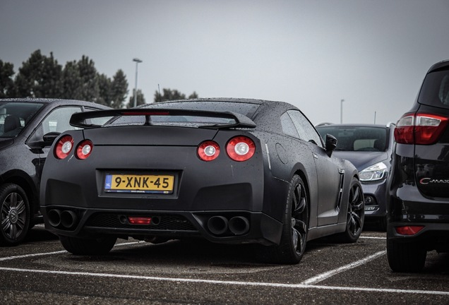 Nissan GT-R