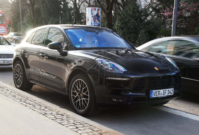 Porsche 95B Macan Turbo