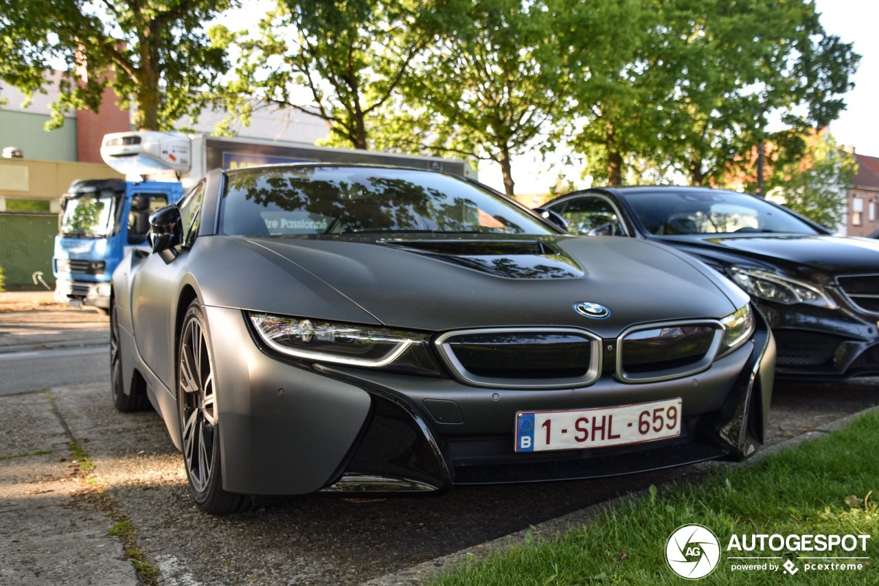 BMW i8